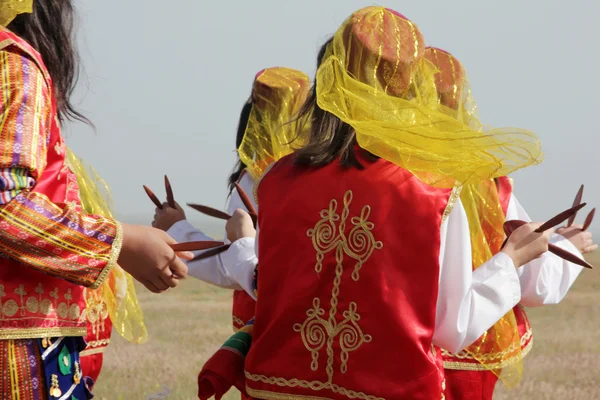 Турецкие народные танцы — стоковое фото