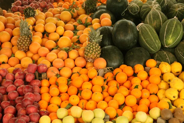 Mixed fruit in the market — Stock Photo, Image