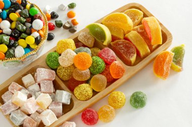 Çeşitli Türk Lokumu. Çikolatalı şekerler..