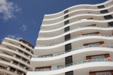 Modern ve yeni apartman blokları