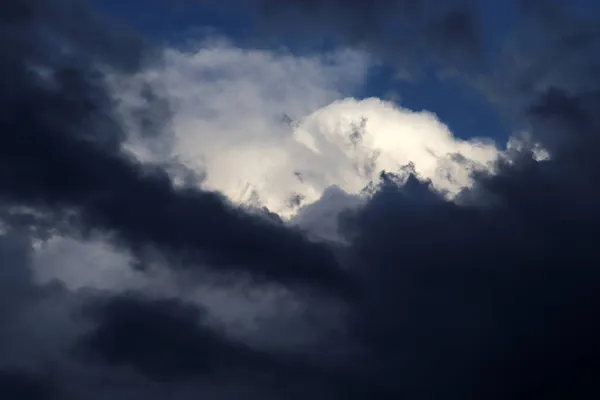 Nuvole Tempesta Oscura Nel Cielo — Foto Stock