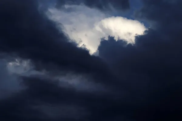 Tmavé Bouřkové Mraky Obloze — Stock fotografie