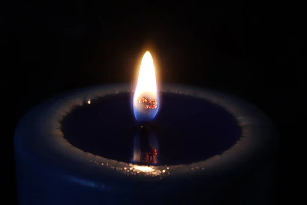 Single Lit Candle Quite Flame Black Background — Stock Photo, Image