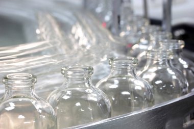  Farmasötik üretim hattının yakın plan çekimleri