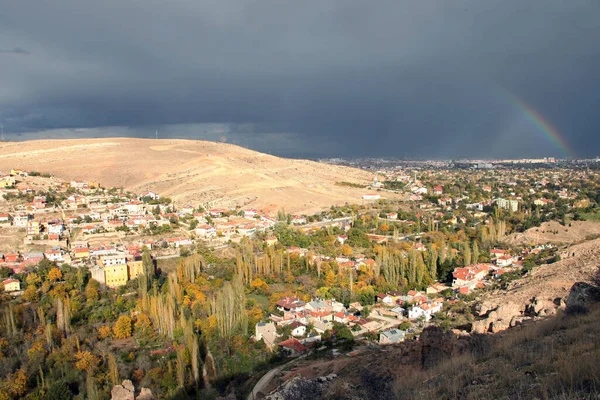 Ουράνιο Τόξο Πάνω Από Την Πόλη Της Konya Τουρκία — Φωτογραφία Αρχείου