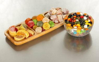 Çeşitli Türk Lokumu. Çikolatalı şekerler..