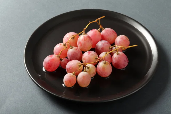 Uvas Frescas Plato — Foto de Stock