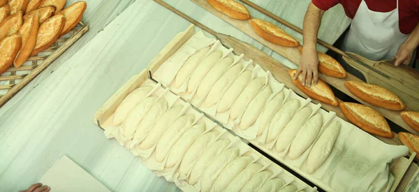 Roti Segar Dalam Oven — Stok Foto