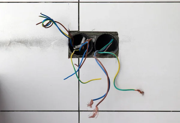 Cables Eléctricos Que Sobresalen Pared — Foto de Stock