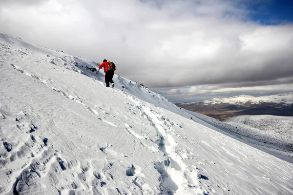 Ein Mann Klettert Wintersport — Stockfoto