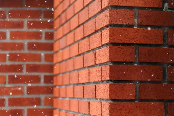 Snowflakes Falling Front Brick Wall — Stock Photo, Image