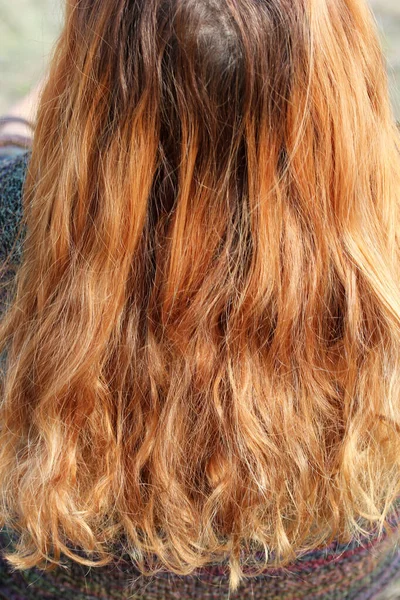 Vrouw Met Lang Rood Haar — Stockfoto