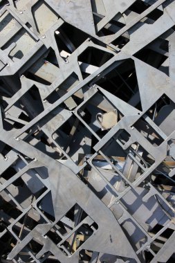 Hurda metal. Lazer kesiminden sonra metal kalıntıları 