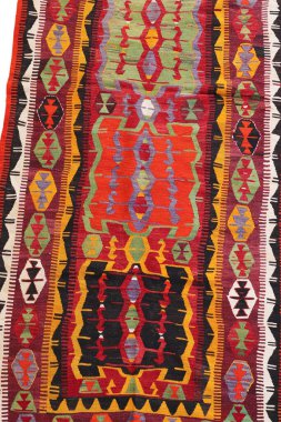 Yün örülmüş antika Türk halısı