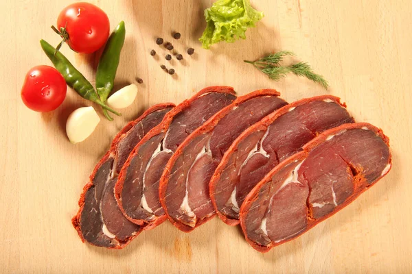 Turecki Bekon Pastrami Kayseri Pastirma Świeże Krojone Pastrami — Zdjęcie stockowe