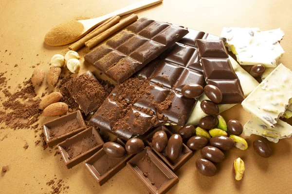 Witte Chocolade Diverse Chocolade Met Melk Hazelnoten — Stockfoto