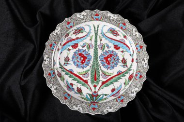 El yapımı, otantik hediye porselen tabağı.