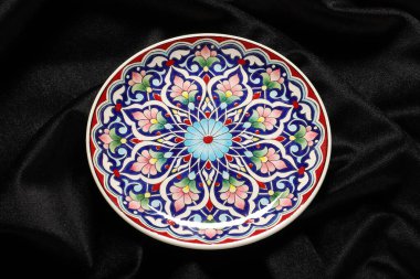 El yapımı, otantik hediye porselen tabağı.