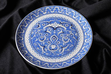 El yapımı, otantik hediye porselen tabağı.