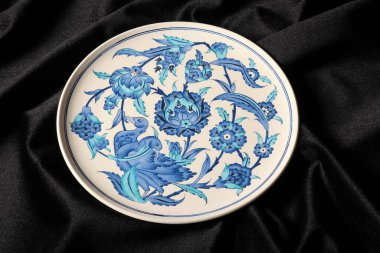 El yapımı, otantik hediye porselen tabağı.