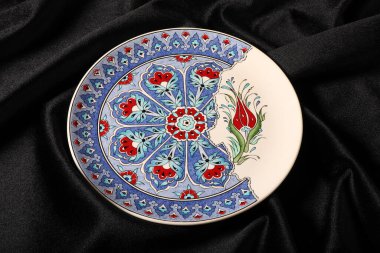 El yapımı, otantik hediye porselen tabağı.