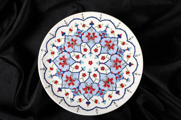 El yapımı, otantik hediye porselen tabağı.