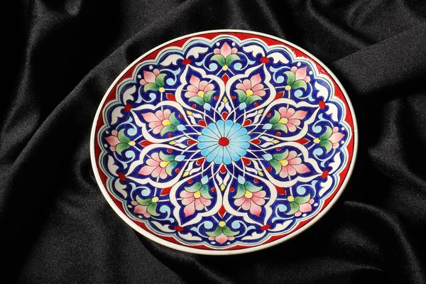 El yapımı, otantik hediye porselen tabağı.