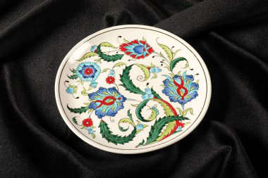 El yapımı, otantik hediye porselen tabağı.