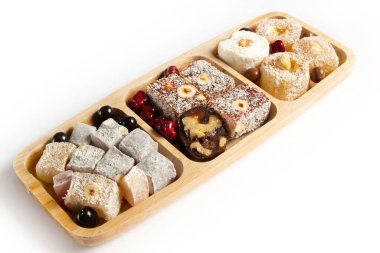 çeşitli Türk lezzetleri ve çikolata şekerleri