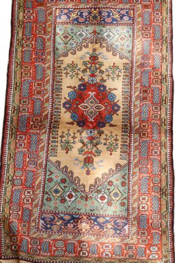 El yapımı antik Türk halısı