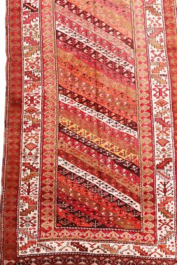 El yapımı antik Türk halısı