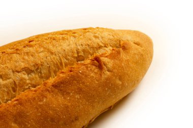 Beyaz arka planda bir somun ekmek