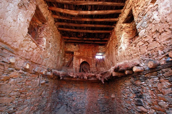 Old Abandoned Stone Highland House — Foto de Stock