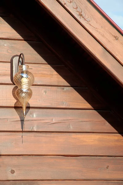 Street Lamp Hangs High Roof Wooden House — Fotografia de Stock