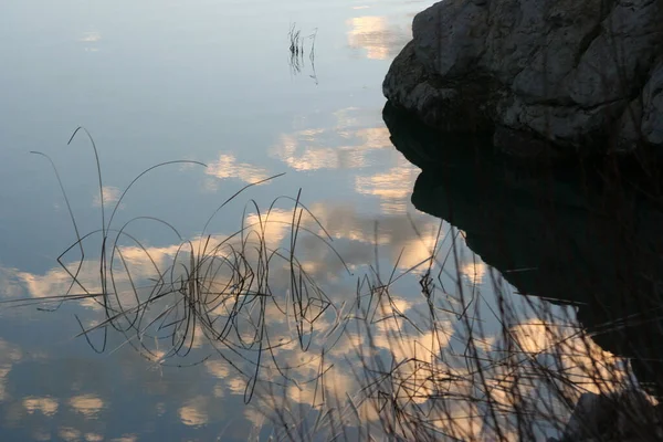 Вид Озеро Природний Фон Хмарне Відображення — стокове фото