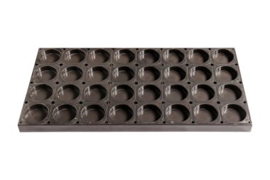 Beyaz arka planda kek kalıbı. Meslekler: Pastane.