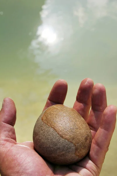 Hand Holding Stone Man Nature — Fotografia de Stock
