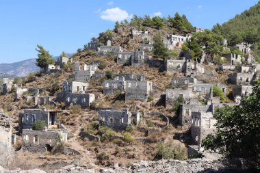 Türkiye 'de terk edilmiş bir köy. Fethiye Kayakoy.