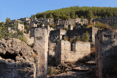 Türkiye 'de terk edilmiş bir köy. Fethiye Kayakoy.