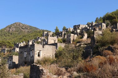 Türkiye 'de terk edilmiş bir köy. Fethiye Kayakoy.