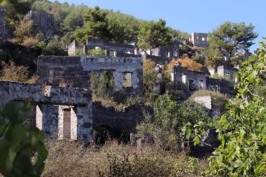 Türkiye 'de terk edilmiş bir köy. Fethiye Kayakoy.