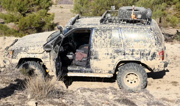 Geländewagen Schlammigen Gelände — Stockfoto