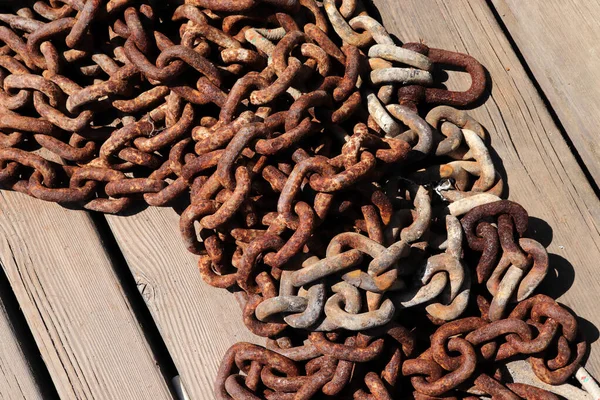 Boat anchor chain - Chain link in steel - Rusty steel