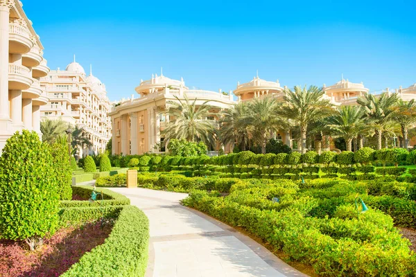 Dubai United Arab Emirates March 2022 Beautiful Tropical Garden Luxury — Foto de Stock
