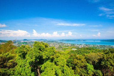 Hint Okyanusu 'nun, Phuket Adası' nın, Tayland 'ın tropikal kıyılarının güzel manzarası