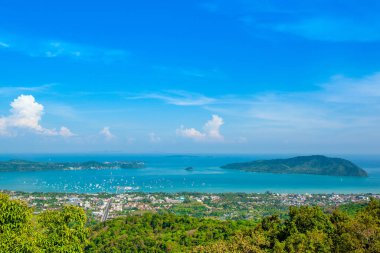 Hint Okyanusu 'nun, Phuket Adası' nın, Tayland 'ın tropikal kıyılarının güzel manzarası