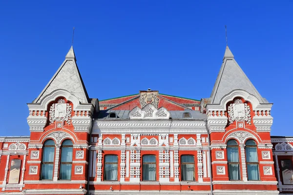 Paisaje con teatro histórico y cielo azul —  Fotos de Stock