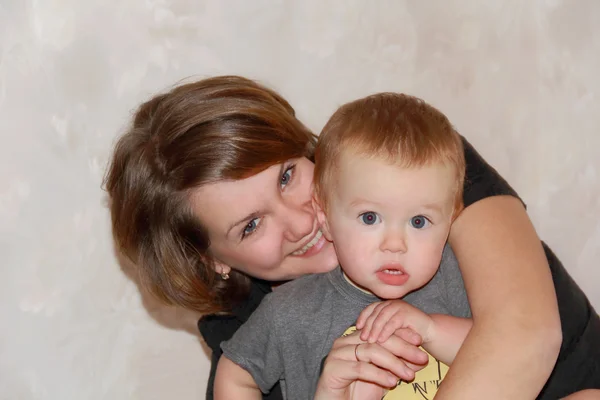 A legboldogabb anya és a baba portré — Stock Fotó