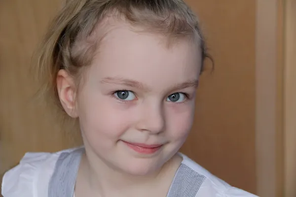 Portrait of girl with blue eyes — Stock Photo, Image