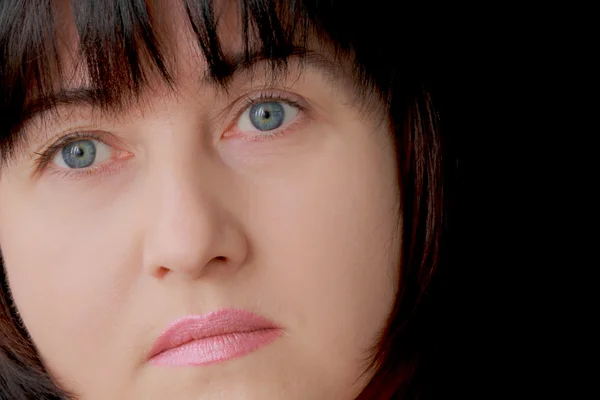 Женщина с голубыми глазами — стоковое фото